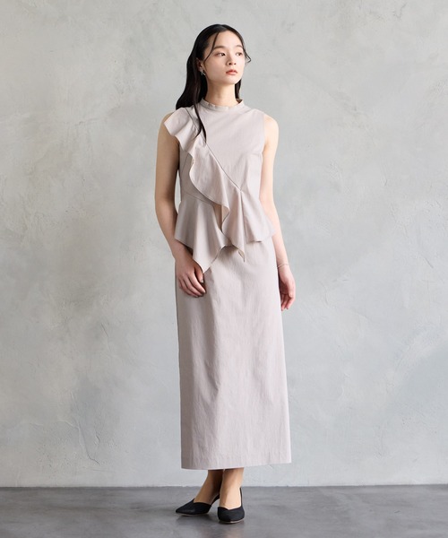 AIMER(エメ)の「ローグストレッチストライプラッフルIラインパーティードレス 結婚式 お呼ばれ ドレス 20代 30代 40代(ドレス・レディース・ネイビー/キャメル/グレイッシュベージュ・MEDIUM)」の8枚目の写真