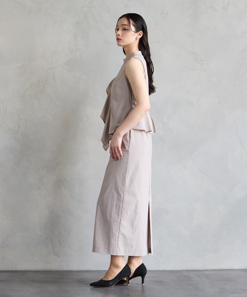 AIMER(エメ)の「ローグストレッチストライプラッフルIラインパーティードレス 結婚式 お呼ばれ ドレス 20代 30代 40代(ドレス・レディース・ネイビー/キャメル/グレイッシュベージュ・MEDIUM)」の9枚目の写真