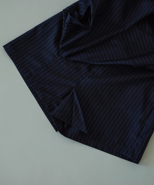 loin nuit（ロワンニュイ）の「side open design skirt / サイドオープンデザインスカート（スカート・レディース・アイボリー/ネイビー・FREE）」の3枚目の写真