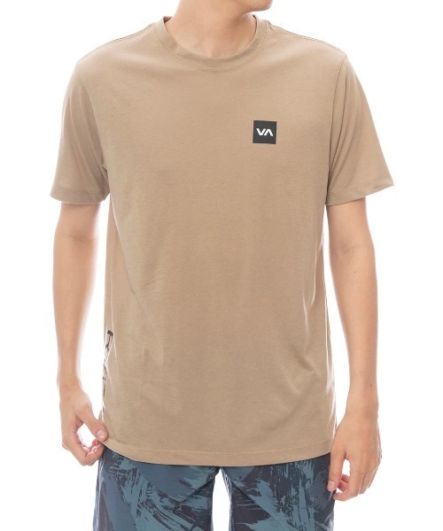 RVCA(ルーカ)の「RVCA メンズ 【VA SPORT】 RVCA 2X SS Tシャツ 【2025年春夏モデル】/ルーカロゴワンポイント半袖Tシャツ(Tシャツ/カットソー・メンズ・ブラウン系その他/ブラック系その他/ホワイト系その他・SMALL/X-LARGE/LARGE/MEDIUM)」の3枚目の写真