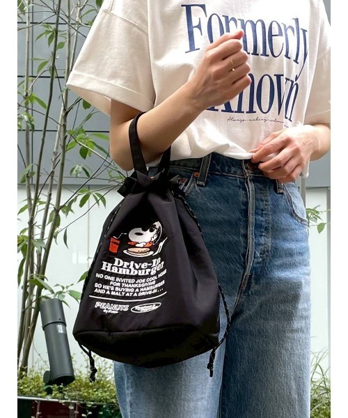 BAYFLOW（ベイフロー）の「[500mlペットボトル収納可]【PEANUTS】保冷保温巾着トート（トートバッグ・レディース・イエロー/ライトグレー/ブラック/アイボリー/ライトブルー・0）」の2枚目の写真