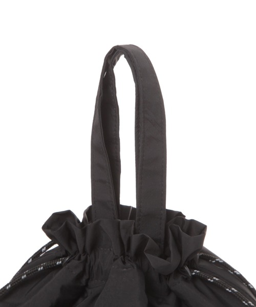 BAYFLOW（ベイフロー）の「[500mlペットボトル収納可]【PEANUTS】保冷保温巾着トート（トートバッグ・レディース・イエロー/ライトグレー/ブラック/アイボリー/ライトブルー・0）」の9枚目の写真