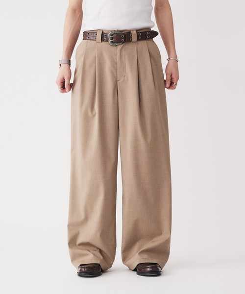 Adoon plain(アドーンプレーン)の「2-Tack Wide Straight Slacks / 2タックワイドストレートスラックス(スラックス・メンズ・ベージュ/ライトグレー・LARGE/SMALL/MEDIUM)」の2枚目の写真