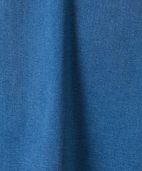 COLLAGE GALLARDAGALANTE（コラージュガリャルダガランテ）の「Q.anos/ライトオンスデニムシャツ（ベスト・レディース・ブルー/ライトベージュ・FREE）」の3枚目の写真