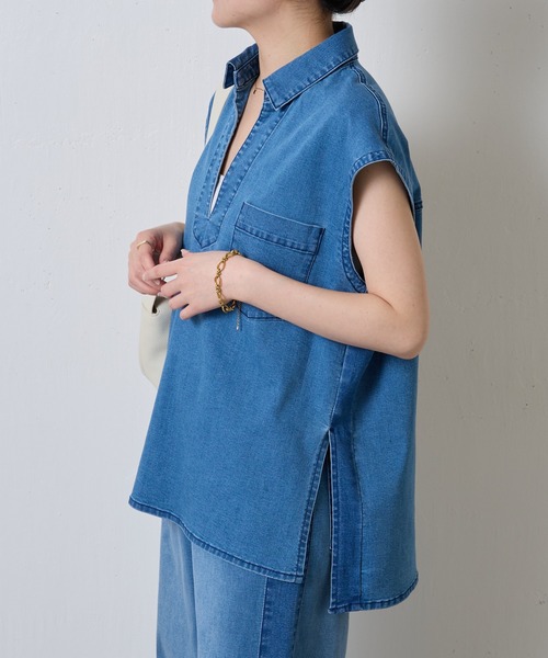 COLLAGE GALLARDAGALANTE（コラージュガリャルダガランテ）の「Q.anos/ライトオンスデニムシャツ（ベスト・レディース・ブルー/ライトベージュ・FREE）」の12枚目の写真