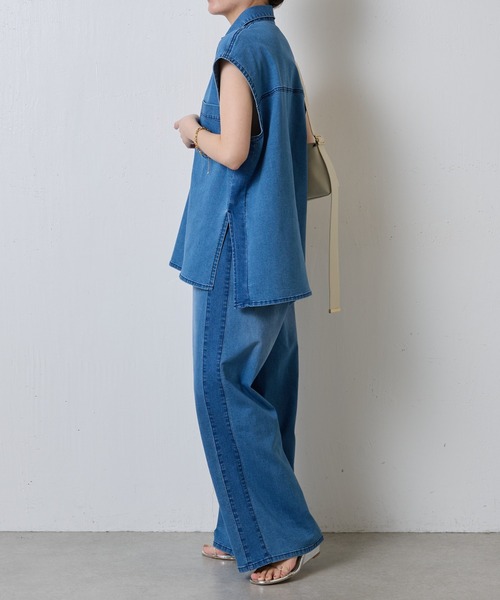 COLLAGE GALLARDAGALANTE（コラージュガリャルダガランテ）の「Q.anos/ライトオンスデニムシャツ（ベスト・レディース・ブルー/ライトベージュ・FREE）」の8枚目の写真