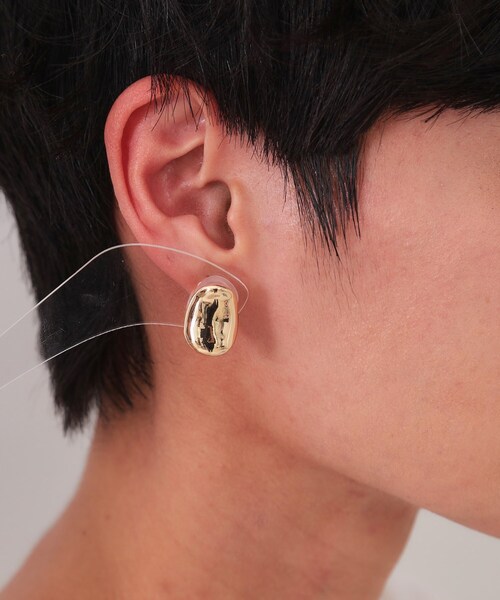 OPAQUE.CLIP（オペークドットクリップ）の「ビーンズメタルイヤリング（イヤリング・レディース・ゴールド/シルバー・00）」の4枚目の写真