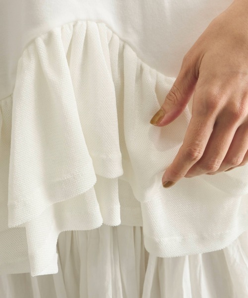 Libra Cue（リブラ キュー）の「裾フリルルーズカットソー（Tシャツ/カットソー・レディース・ブラック/オフホワイト/チャコールグレー・FREE）」の4枚目の写真