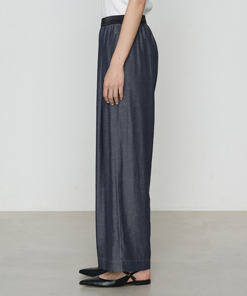 Gabardine K.T(ギャバジンケーティー)の「オトナシャンブレー タックワイドパンツ(その他パンツ・レディース・ネイビー/ブルー・5号/11号/9号/7号)」の14枚目の写真