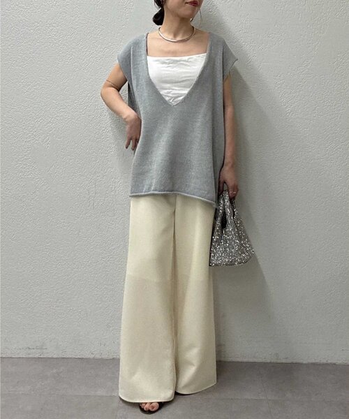 【美品】深Vニットプルオーバー♥GALLARDAGALANTE♥ベージュ GALLARDAGALANTE（ガリャルダガランテ）の「深Vニットプル