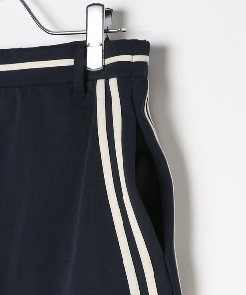 PAGEBOY（ページボーイ）の「ライントラックミニスカート（スカート・レディース・ブラック/ネイビー・FREE）」の22枚目の写真