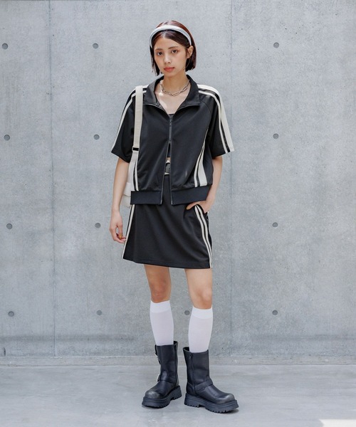 PAGEBOY（ページボーイ）の「ライントラックミニスカート（スカート・レディース・ブラック/ネイビー・FREE）」の4枚目の写真