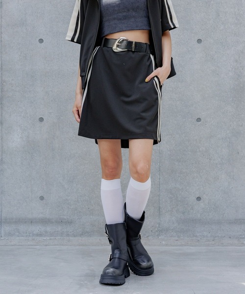 PAGEBOY（ページボーイ）の「ライントラックミニスカート（スカート・レディース・ブラック/ネイビー・FREE）」の9枚目の写真