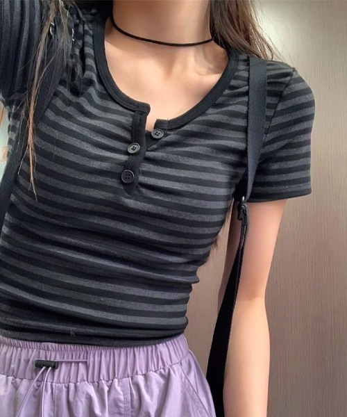 LADY LIKE(レディライク)の「ヘンリーネックコンパクト半袖Tシャツ(Tシャツ/カットソー・レディース・ホワイト/イエロー/ネイビー・M)」の1枚目の写真