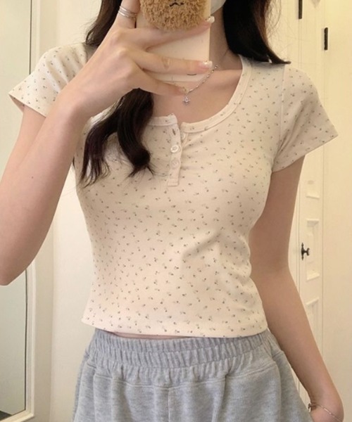 LADY LIKE(レディライク)の「ヘンリーネックコンパクト半袖Tシャツ(Tシャツ/カットソー・レディース・ホワイト/イエロー/ネイビー・M)」の22枚目の写真