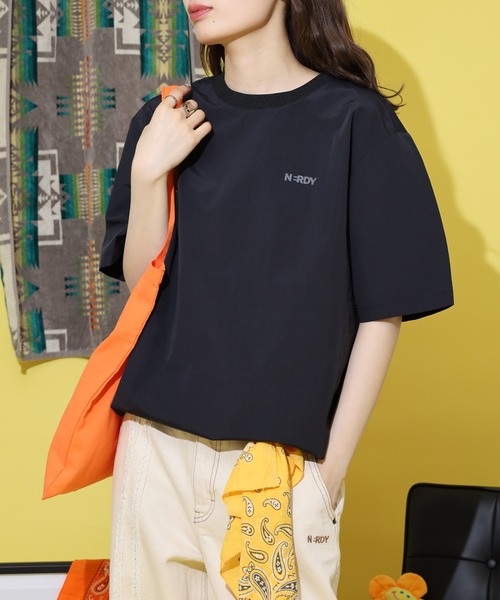 NERDY（ノルディ）の「ウーブンベーシック Tシャツ（Tシャツ/カットソー・メンズ・ブラック/ベージュ/ピンク/グリーン・SS/S/M/L）」の5枚目の写真