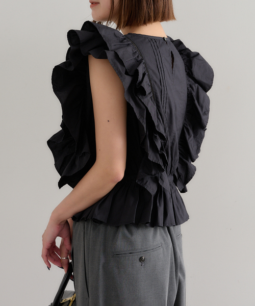 U by SPICK&SPAN（ユーバイスピックアンドスパン）の「コットンフリルピンタックブラウス（シャツ/ブラウス・レディース・ホワイト/ブラック・FREE）」の6枚目の写真