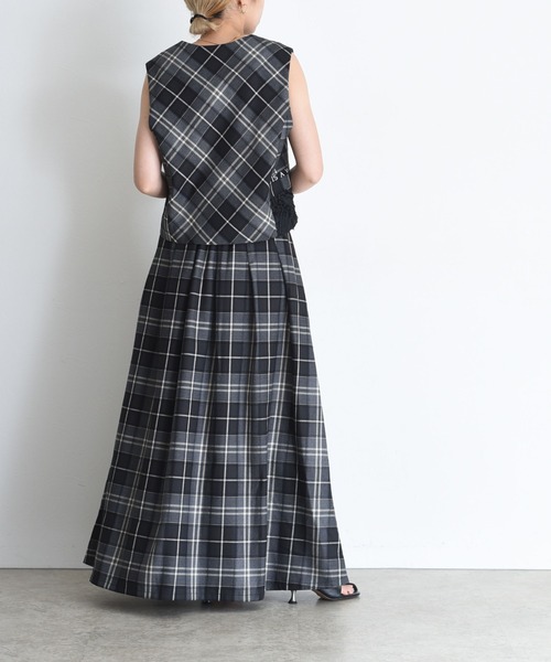 エイミーロウ　中綿ベスト　✨新品未使用✨ Eimee Law（エイミーロウ）の「ビッグカラー中綿ベスト（ダウン