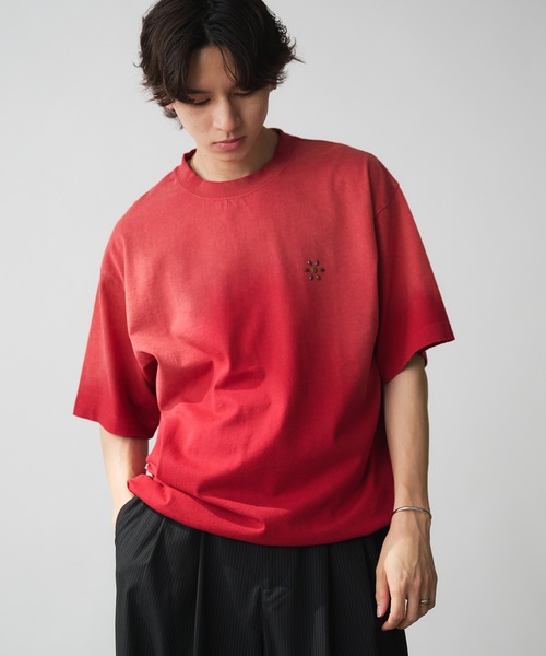 Adoon plain（アドーンプレーン）の「Vintage-like Studded T-Shirt / ヴィンテージライクスタッズTシャツ（Tシャツ/カットソー・メンズ・オフホワイト/ネイビー/ブラック/ブラウン/レッド系その他・MEDIUM/LARGE）」の5枚目の写真