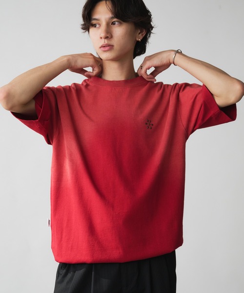 Adoon plain(アドーンプレーン)の「Vintage-like Studded T-Shirt / ヴィンテージライクスタッズTシャツ(Tシャツ/カットソー・メンズ・オフホワイト/ネイビー/ブラック/ブラウン/レッド系その他・MEDIUM/LARGE)」の22枚目の写真