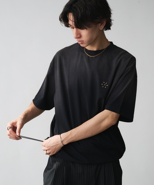Adoon plain（アドーンプレーン）の「Vintage-like Studded T-Shirt / ヴィンテージライクスタッズTシャツ（Tシャツ/カットソー・メンズ・オフホワイト/ネイビー/ブラック/ブラウン/レッド系その他・MEDIUM/LARGE）」の11枚目の写真
