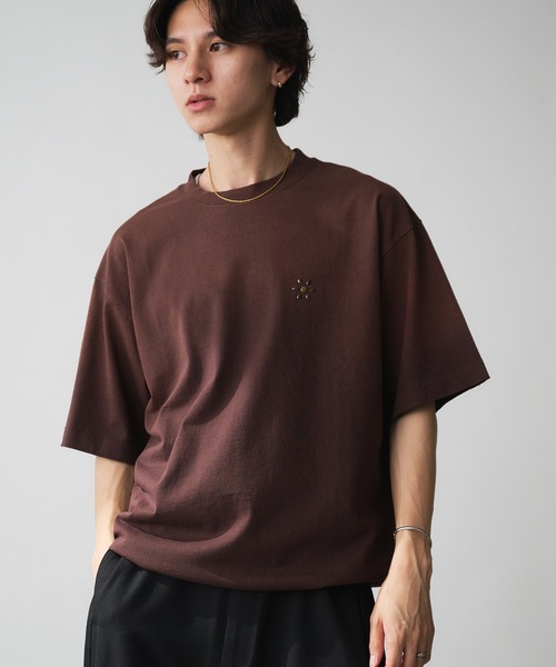 Adoon plain（アドーンプレーン）の「Vintage-like Studded T-Shirt / ヴィンテージライクスタッズTシャツ（Tシャツ/カットソー・メンズ・オフホワイト/ネイビー/ブラック/ブラウン/レッド系その他・MEDIUM/LARGE）」の7枚目の写真