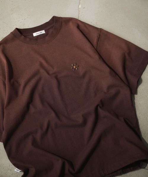 Adoon plain（アドーンプレーン）の「Vintage-like Studded T-Shirt / ヴィンテージライクスタッズTシャツ（Tシャツ/カットソー・メンズ・オフホワイト/ネイビー/ブラック/ブラウン/レッド系その他・MEDIUM/LARGE）」の8枚目の写真