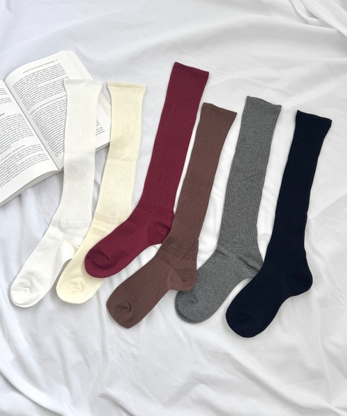 Loueme（ルエム）の「【6色展開】カラーリブハイソックス（ソックス/靴下・レディース・グレー/ブラウン/ホワイト/ブラック/アイボリー/レッド・FREE）」の7枚目の写真