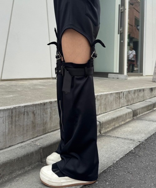 Candy Stripper（キャンディストリッパー）の「CHEEKY BELTED TRACK パンツ（その他パンツ・レディース・ベージュ/カーキ/ブラック・FREE）」の19枚目の写真