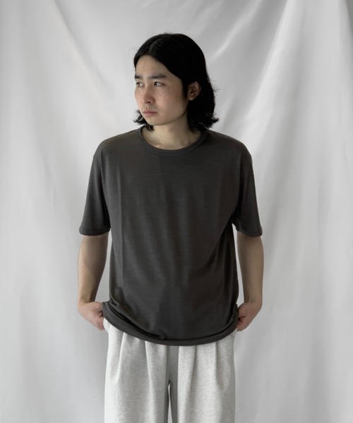 Toironier（トワロニエ）の「Toironier/トワロニエ/Merino Wool-T（Tシャツ/カットソー・メンズ・ブラック/ベージュ/チャコールグレー・1/2）」の10枚目の写真