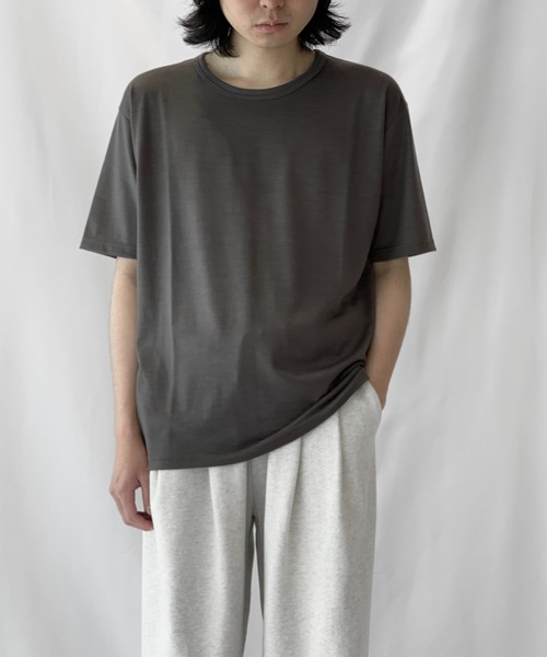 Toironier（トワロニエ）の「Toironier/トワロニエ/Merino Wool-T（Tシャツ/カットソー・メンズ・ブラック/ベージュ/チャコールグレー・1/2）」の4枚目の写真