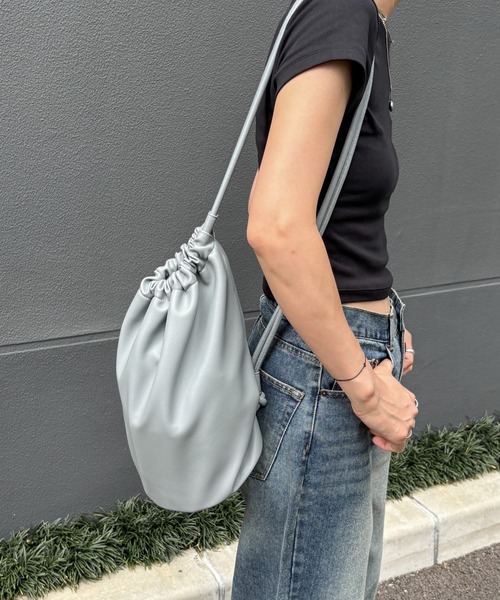 feepur(フェピュール)の「ボンサックバッグ(ショルダーバッグ・レディース・ブラック/ブルー・FREE)」の19枚目の写真