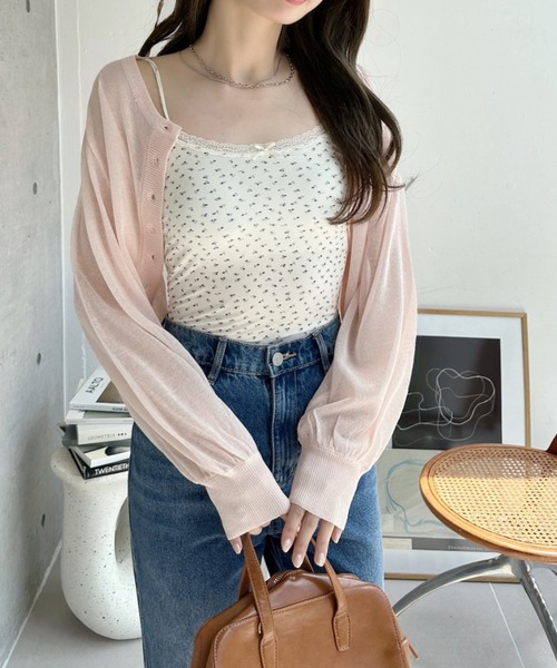 TREOVER(トレオーバー)の「トレンドの小花柄デザインがポイント♪レース切り替えカップ付きキャミソール(キャミソール・レディース・ブラック/ブルー/アイボリー・FREE)」の14枚目の写真