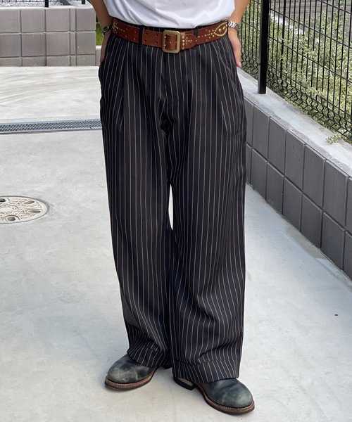 MandO（Auntie Rosa）（エムオー）の「ストライプ&無地ベイカータックパンツ/ワイドストレートパンツ（スラックス・メンズ・ブラウン/ブラック系その他/グレー系その他/ブラック・LARGE/MEDIUM/SMALL）」の2枚目の写真