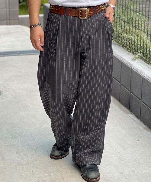 MandO（Auntie Rosa）（エムオー）の「ストライプ&無地ベイカータックパンツ/ワイドストレートパンツ（スラックス・メンズ・ブラウン/ブラック系その他/グレー系その他/ブラック・LARGE/MEDIUM/SMALL）」の3枚目の写真