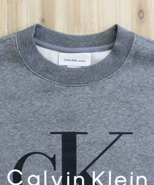 Calvin Klein（カルバン・クライン）の「CK モノグラムロゴ スウェット クルーネック MONOLOGO FLEECE CREW NECK（スウェット・メンズ・グレー/ブラック/ホワイト・S/M/L/XL）」の13枚目の写真