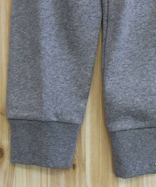 Calvin Klein（カルバン・クライン）の「CK モノグラムロゴ スウェット クルーネック MONOLOGO FLEECE CREW NECK（スウェット・メンズ・グレー/ブラック/ホワイト・S/M/L/XL）」の15枚目の写真