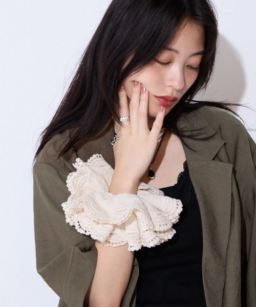 JEANASIS（ジーナシス）の「ボリュームレースシュシュ/577846（シュシュ・レディース・ブラック/アイボリー・FREE）」の2枚目の写真