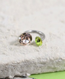 styiro（スタイロ）の「バイカラービジューキャッチボディピアス（ピアス（片耳用））」