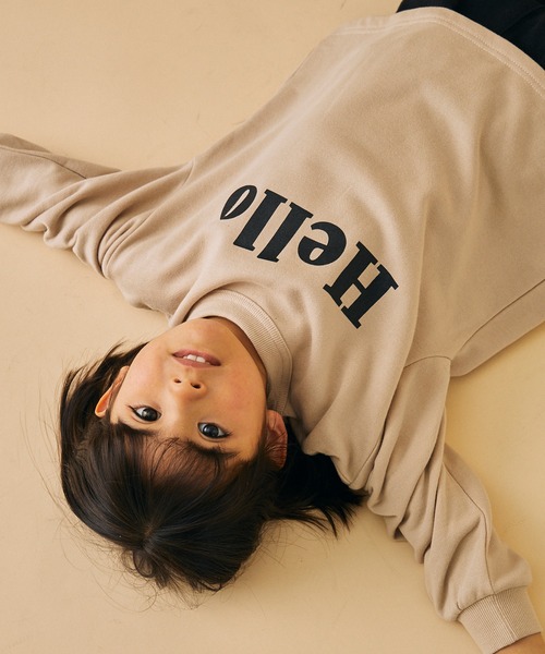 FOV（フォブ）の「FOV/フォブ Hello トレーナー（スウェット・キッズ・アッシュブラウン/ホワイト系その他2/ブラック・XL/L/M/S）」の2枚目の写真