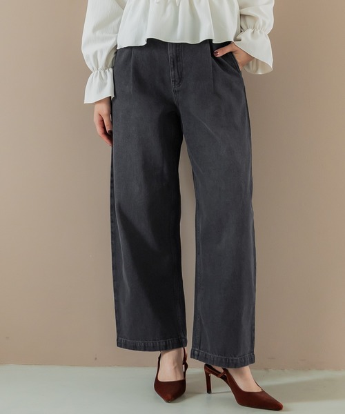 coca(coca)(コカ)の「タックデニムパンツ(デニムパンツ・レディース・ブラック/ブルー・S/M/L)」の2枚目の写真