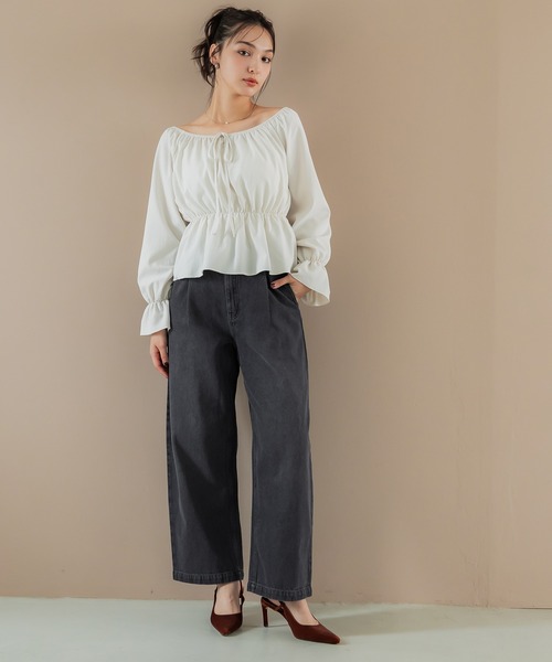 coca(coca)(コカ)の「タックデニムパンツ(デニムパンツ・レディース・ブラック/ブルー・S/M/L)」の3枚目の写真