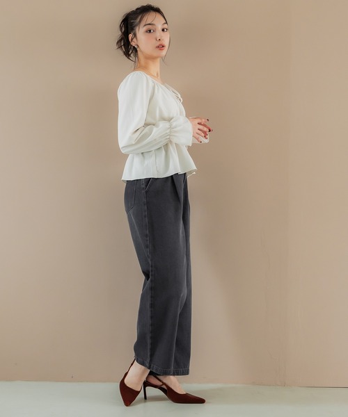 coca(coca)(コカ)の「タックデニムパンツ(デニムパンツ・レディース・ブラック/ブルー・S/M/L)」の7枚目の写真