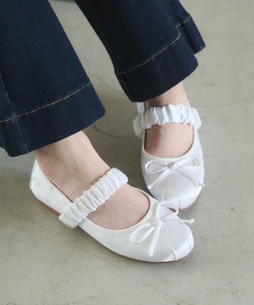 REMOON（リムーン）の「サテンバレエシューズ（ドレスシューズ・レディース・ブラック/ホワイト/ブラウン・SMALL/MEDIUM/LARGE）」の2枚目の写真