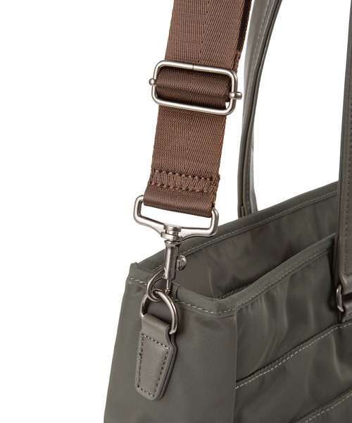 ビジネスバッグ バネオ B4サイズ収納可能 14inchPC収納 21L