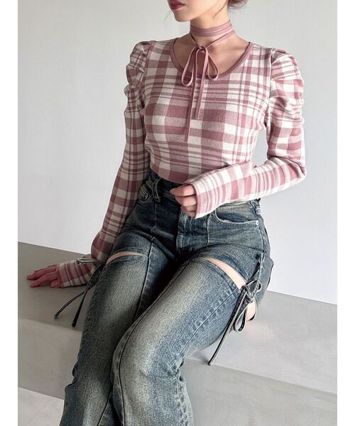 RESEXXY（リゼクシー）の「チョーカーデザインニットトップス（ニット/セーター・レディース・ブラック/ピンク/その他1/レッド・FREE）」の3枚目の写真