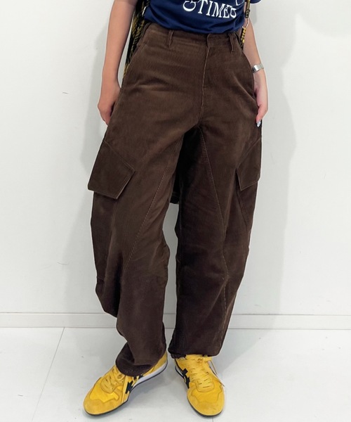ZOZOMARKET(ゾゾマーケット)の「ZOZOMARKET by tomoka - コーデュロイバレルレッグツイストカーゴ(カーゴパンツ・レディース・ダークブラウン・マルチサイズ)」の5枚目の写真