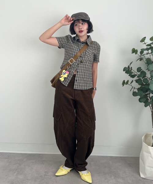 ZOZOMARKET(ゾゾマーケット)の「ZOZOMARKET by tomoka - コーデュロイバレルレッグツイストカーゴ(カーゴパンツ・レディース・ダークブラウン・マルチサイズ)」の10枚目の写真