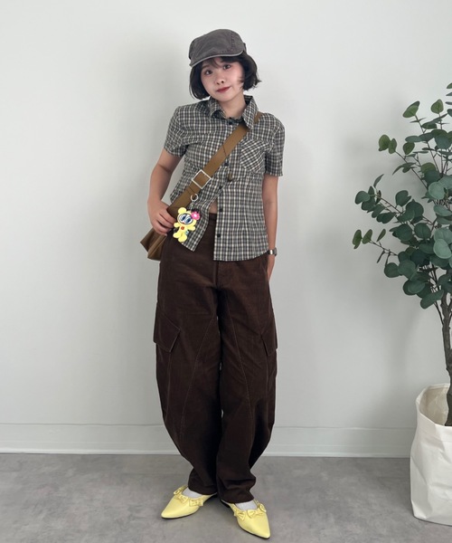 ZOZOMARKET(ゾゾマーケット)の「ZOZOMARKET by tomoka - コーデュロイバレルレッグツイストカーゴ(カーゴパンツ・レディース・ダークブラウン・マルチサイズ)」の11枚目の写真