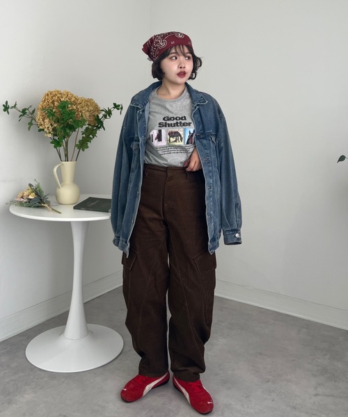 ZOZOMARKET(ゾゾマーケット)の「ZOZOMARKET by tomoka - コーデュロイバレルレッグツイストカーゴ(カーゴパンツ・レディース・ダークブラウン・マルチサイズ)」の3枚目の写真